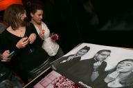 Cabine photo MadCityZen où les participants, seuls ou en groupe, se prennent en photo pour repartir avec un poster géant. | © MadCityZen